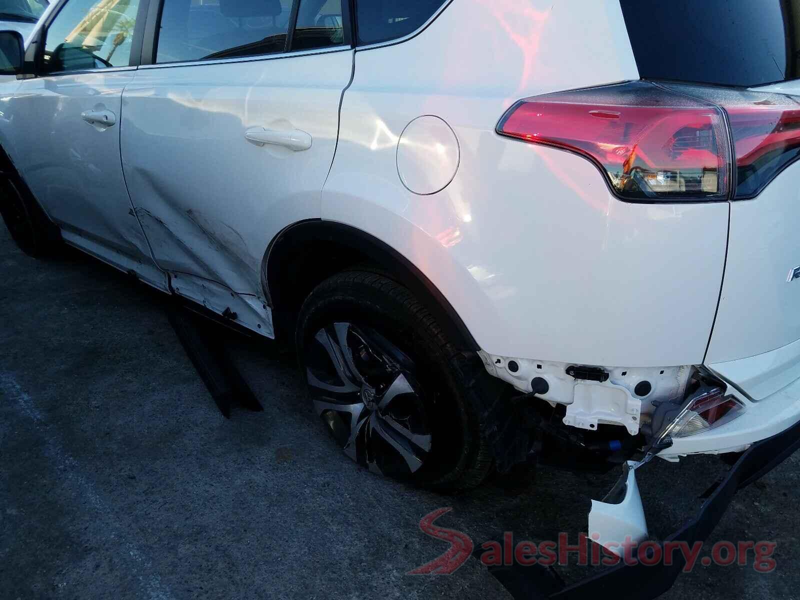 JTMZFREV8JJ199163 2018 TOYOTA RAV4