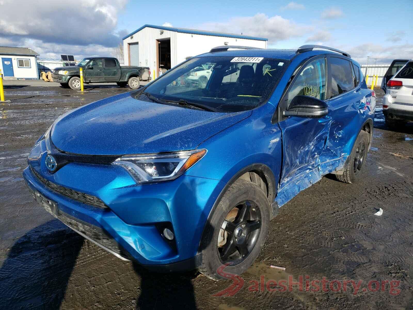 JTMJJREV0HD135235 2017 TOYOTA RAV4