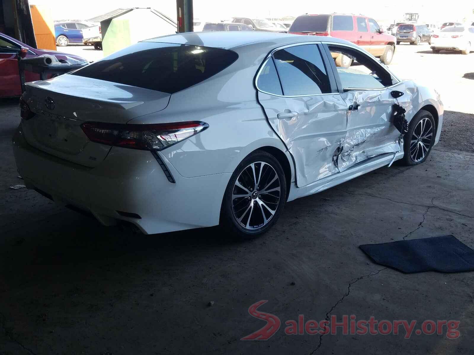 4T1B11HK4JU674353 2018 TOYOTA CAMRY