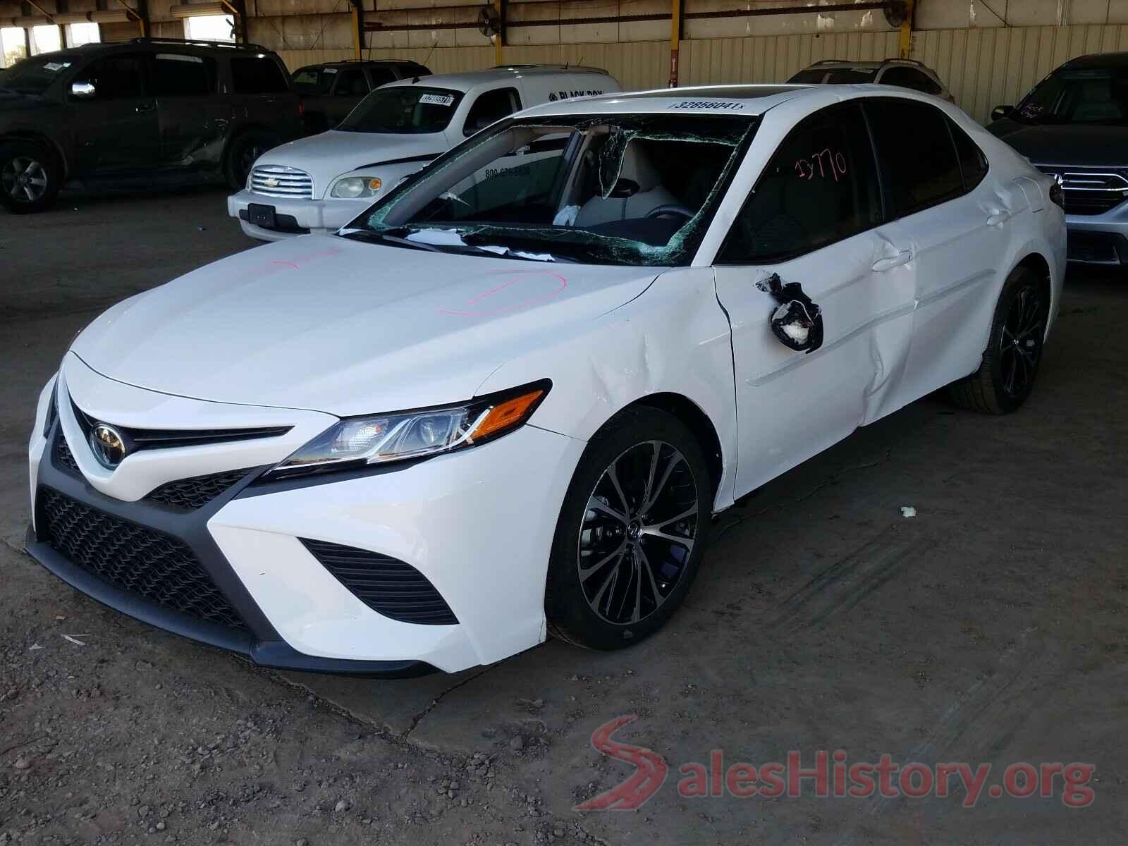 4T1B11HK4JU674353 2018 TOYOTA CAMRY