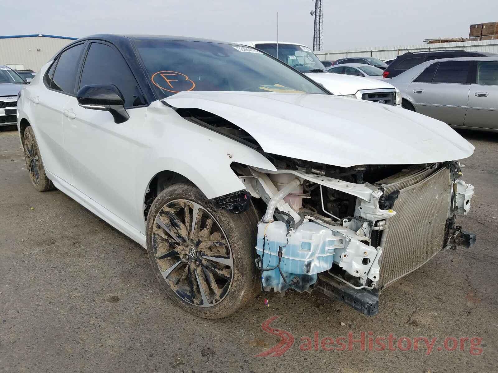 4T1B61HK3JU110713 2018 TOYOTA CAMRY