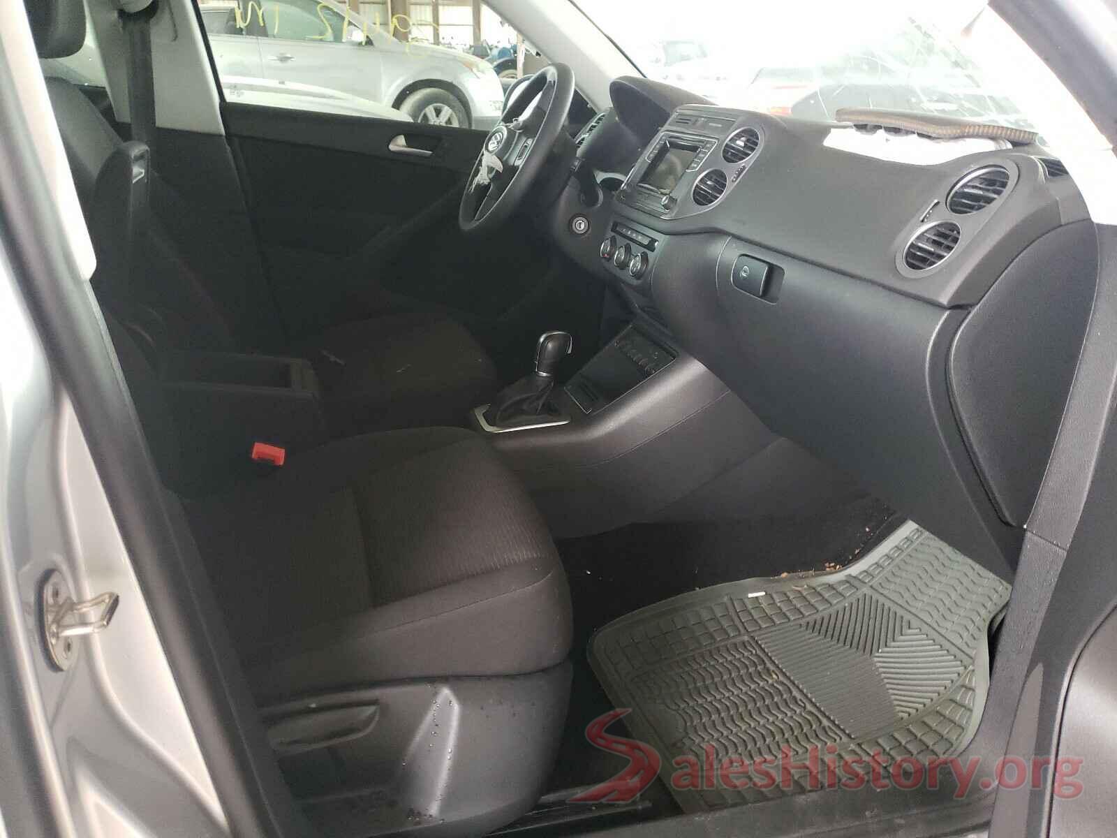 WVGBV7AX9HK048574 2017 VOLKSWAGEN TIGUAN