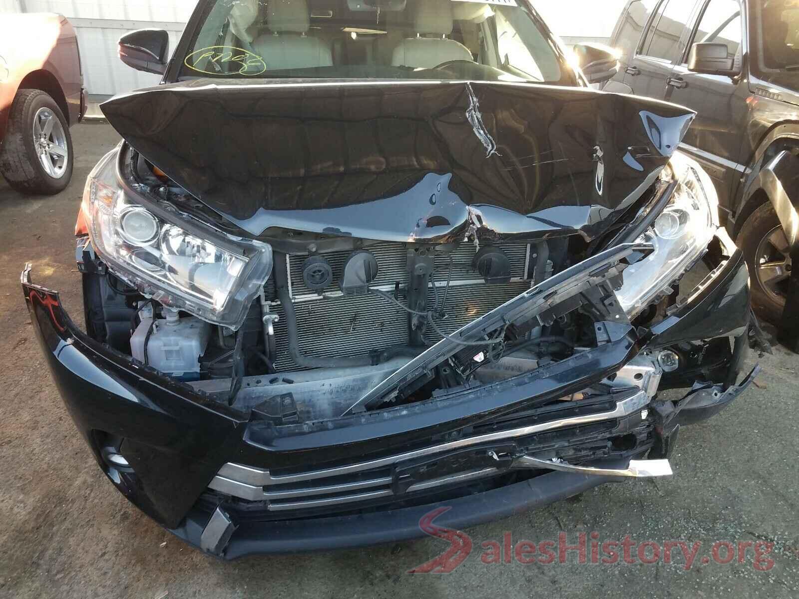 5TDDGRFH0KS068247 2019 TOYOTA HIGHLANDER