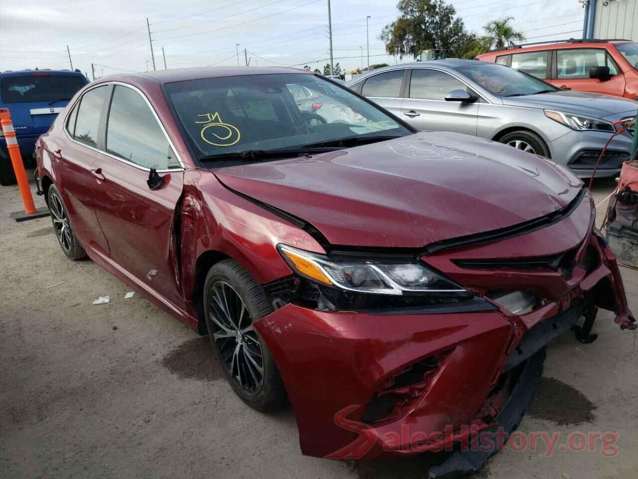 4T1B11HK4JU584300 2018 TOYOTA CAMRY