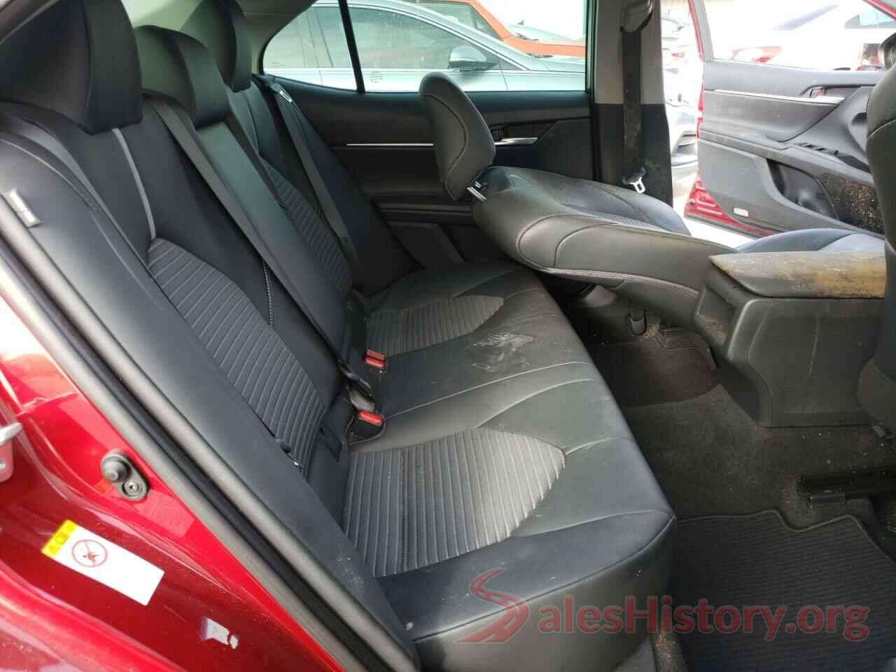 4T1B11HK4JU584300 2018 TOYOTA CAMRY