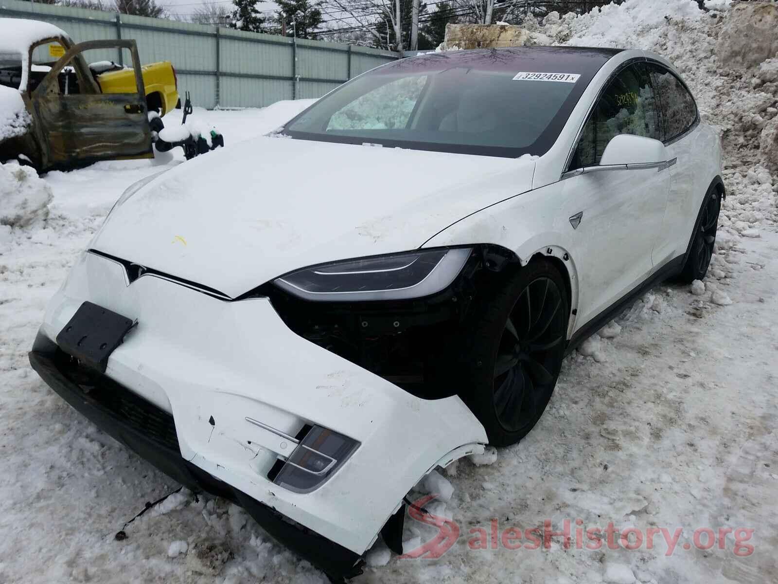 5YJXCBE2XJF111525 2018 TESLA MODEL X