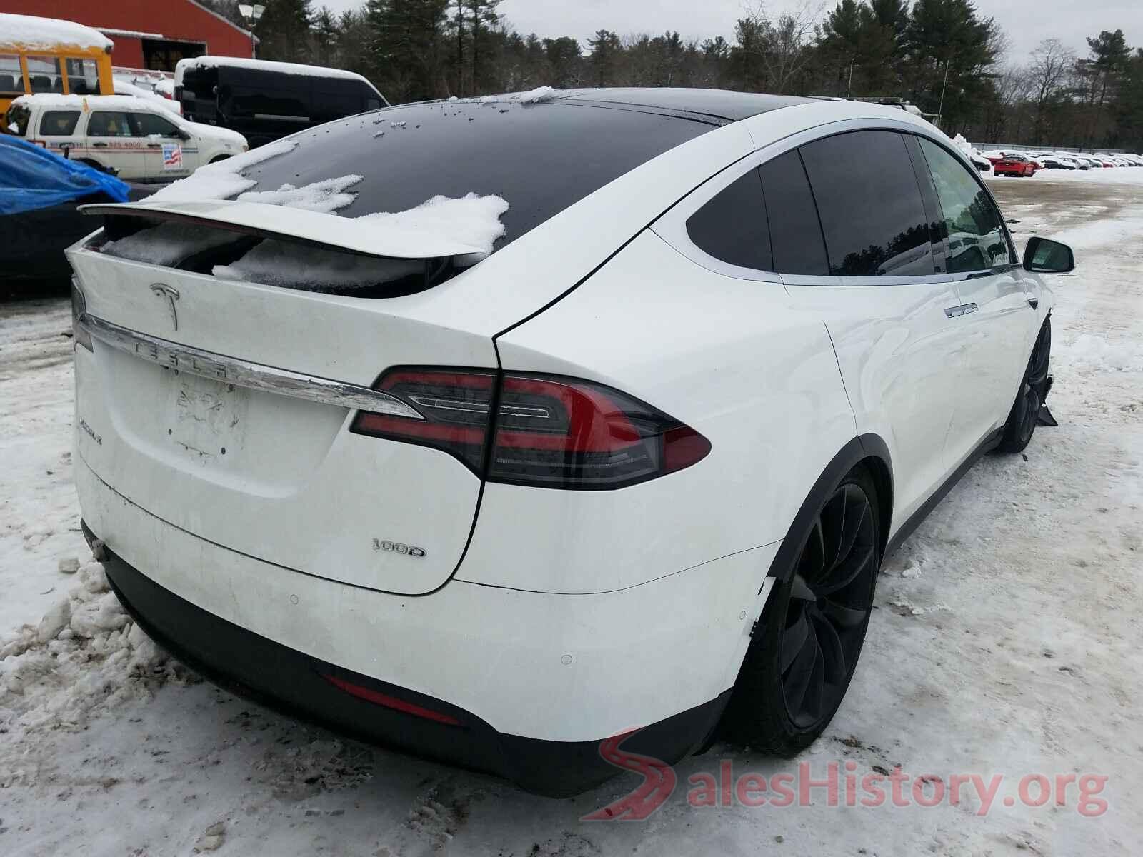 5YJXCBE2XJF111525 2018 TESLA MODEL X