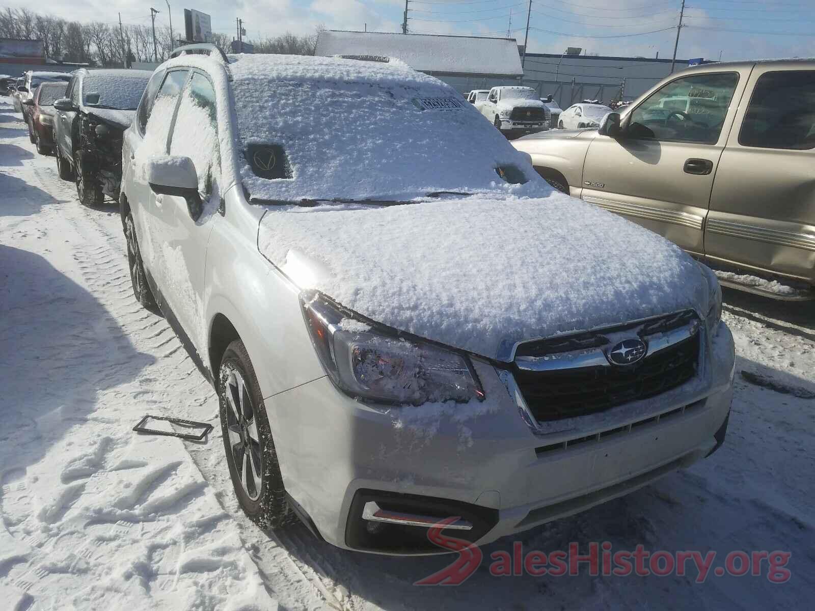 JF2SJAGC5JH543845 2018 SUBARU FORESTER