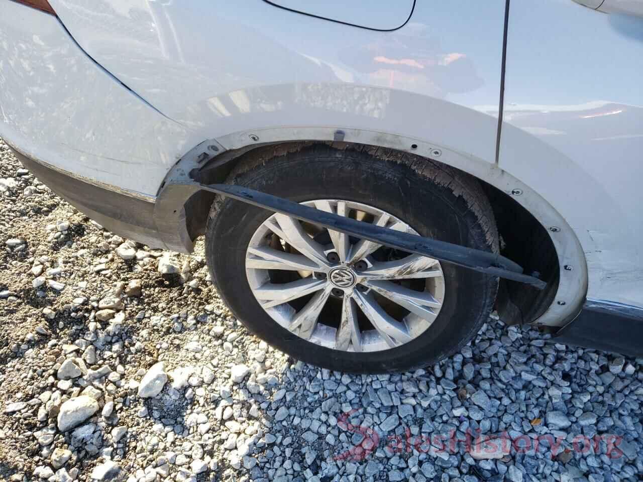 3VV3B7AX3JM108818 2018 VOLKSWAGEN TIGUAN