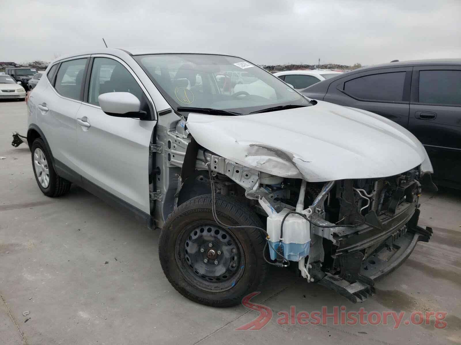 JN1BJ1CR0JW255335 2018 NISSAN ROGUE