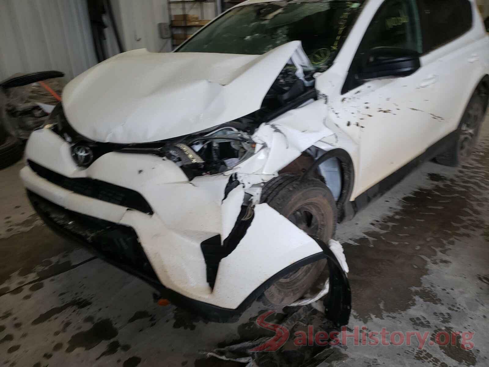 2T3ZFREV9JW426085 2018 TOYOTA RAV4