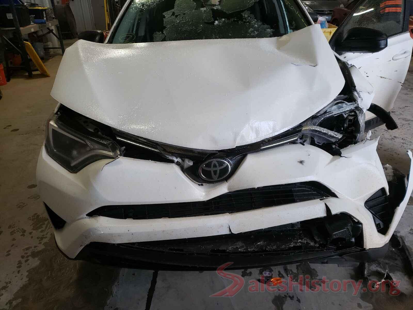 2T3ZFREV9JW426085 2018 TOYOTA RAV4