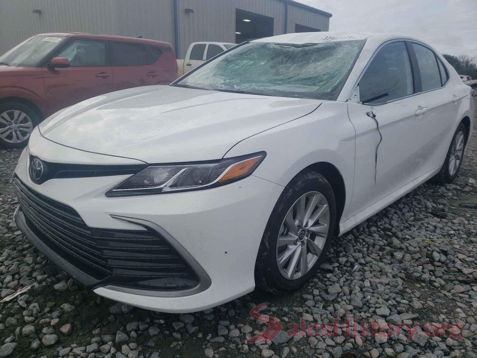 4T1C11AK4MU526576 2021 TOYOTA CAMRY