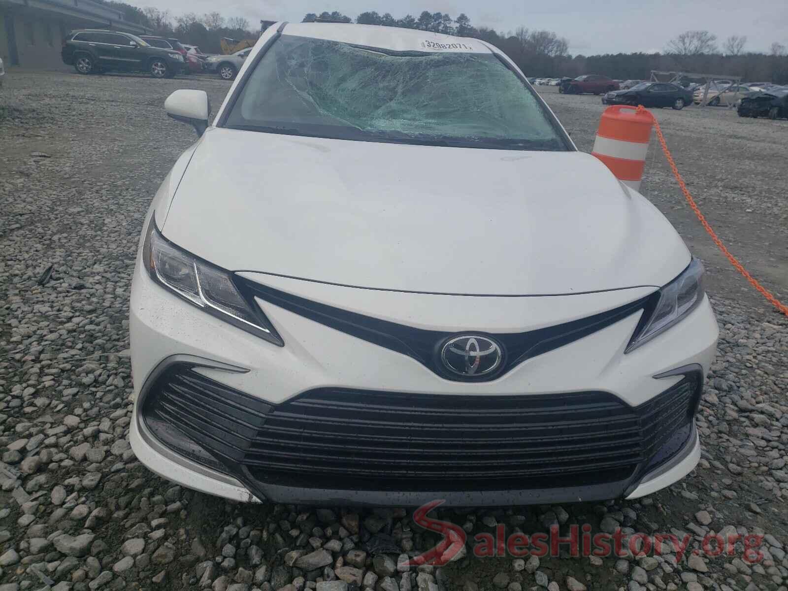 4T1C11AK4MU526576 2021 TOYOTA CAMRY