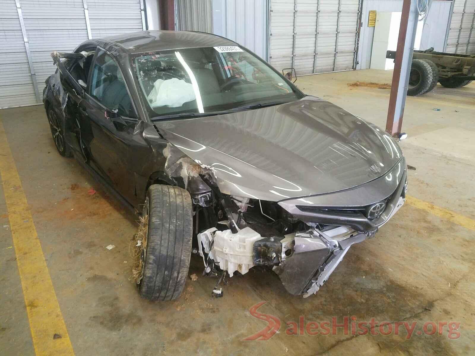 4T1G11AK1LU925221 2020 TOYOTA CAMRY