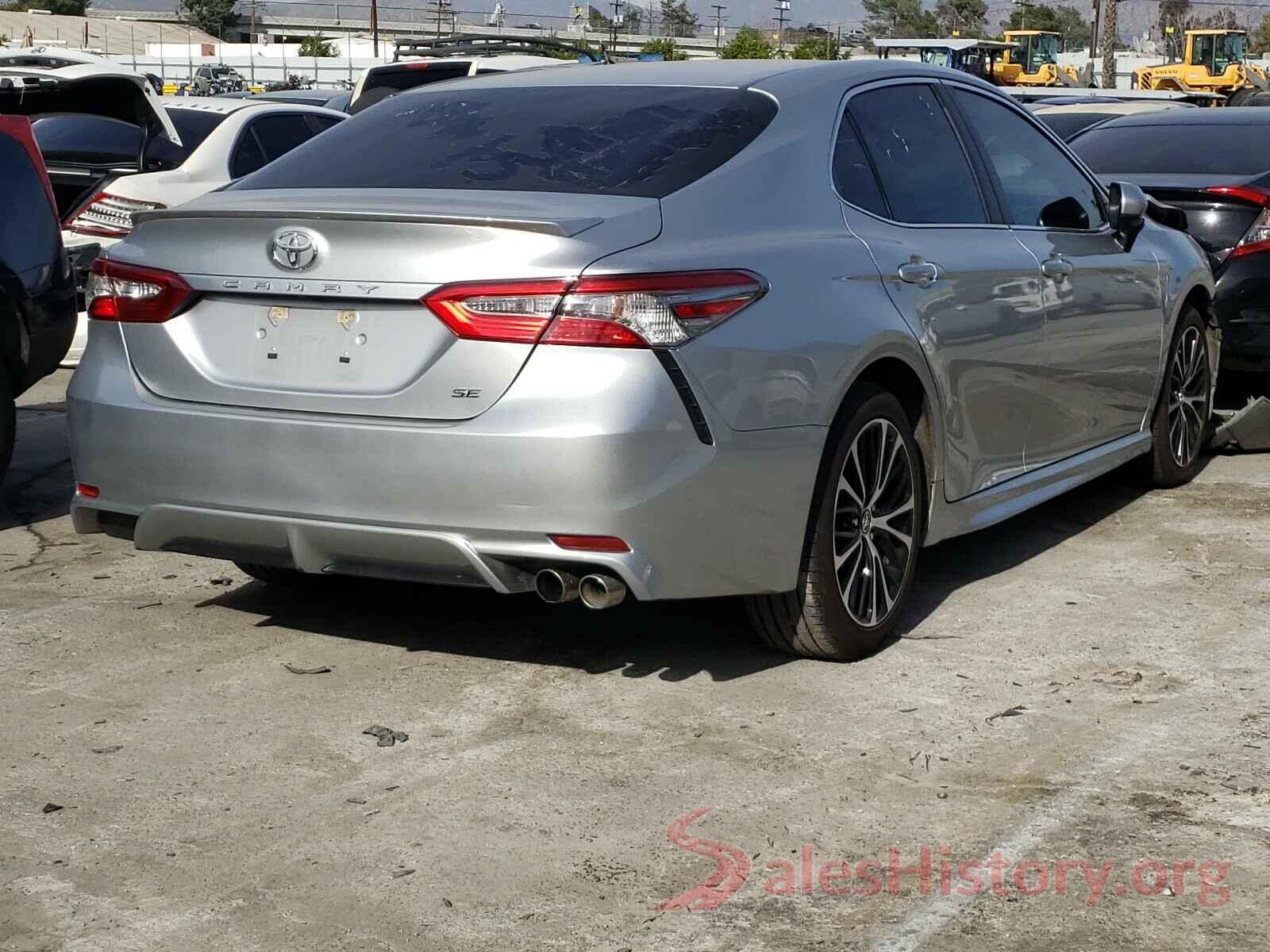 4T1B11HK7JU528190 2018 TOYOTA CAMRY