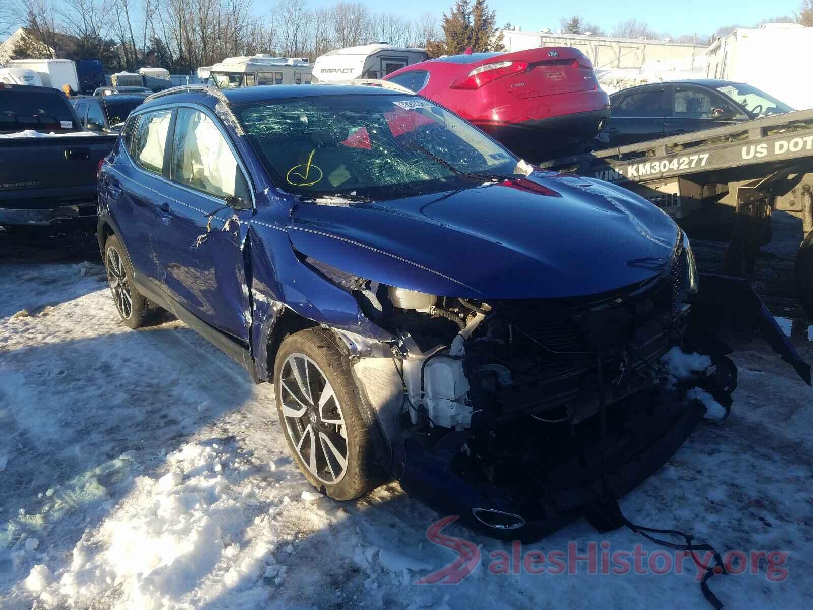 JN1BJ1CR4JW268461 2018 NISSAN ROGUE