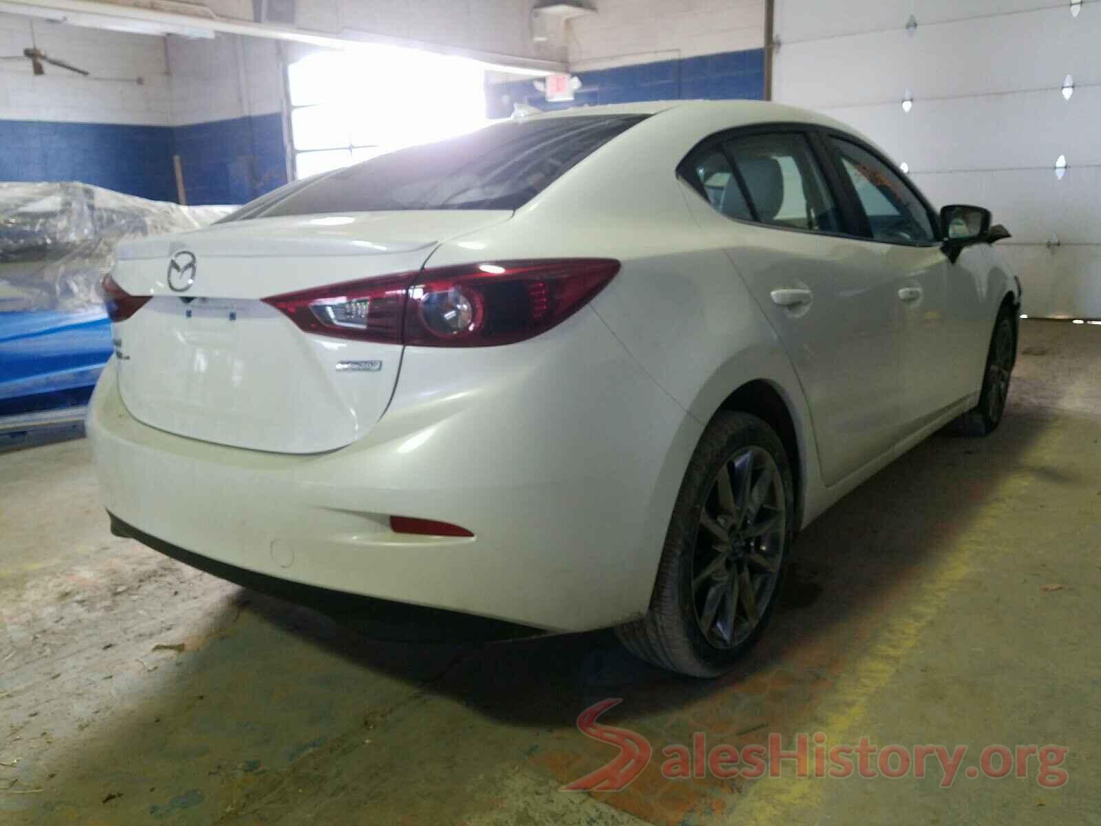 3MZBN1W32JM220298 2018 MAZDA 3