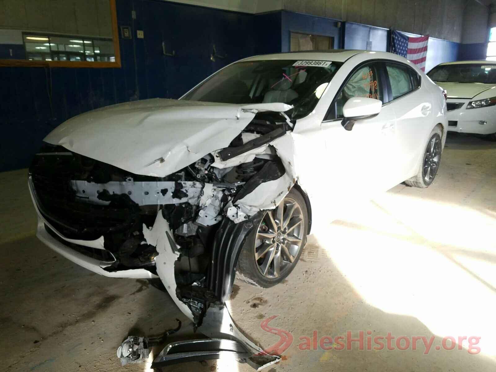 3MZBN1W32JM220298 2018 MAZDA 3