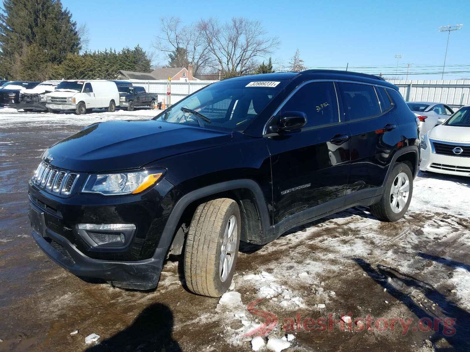 3C4NJDBB2JT433932 2018 JEEP COMPASS