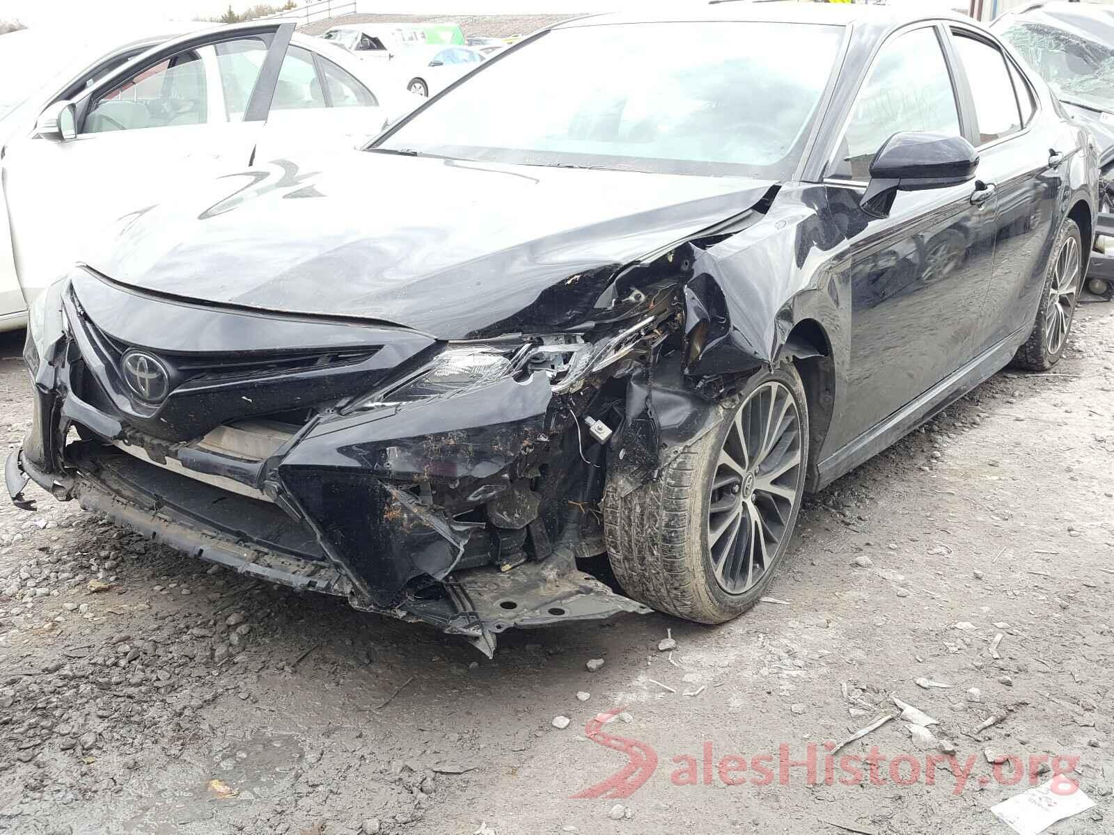 4T1B11HK6JU136074 2018 TOYOTA CAMRY