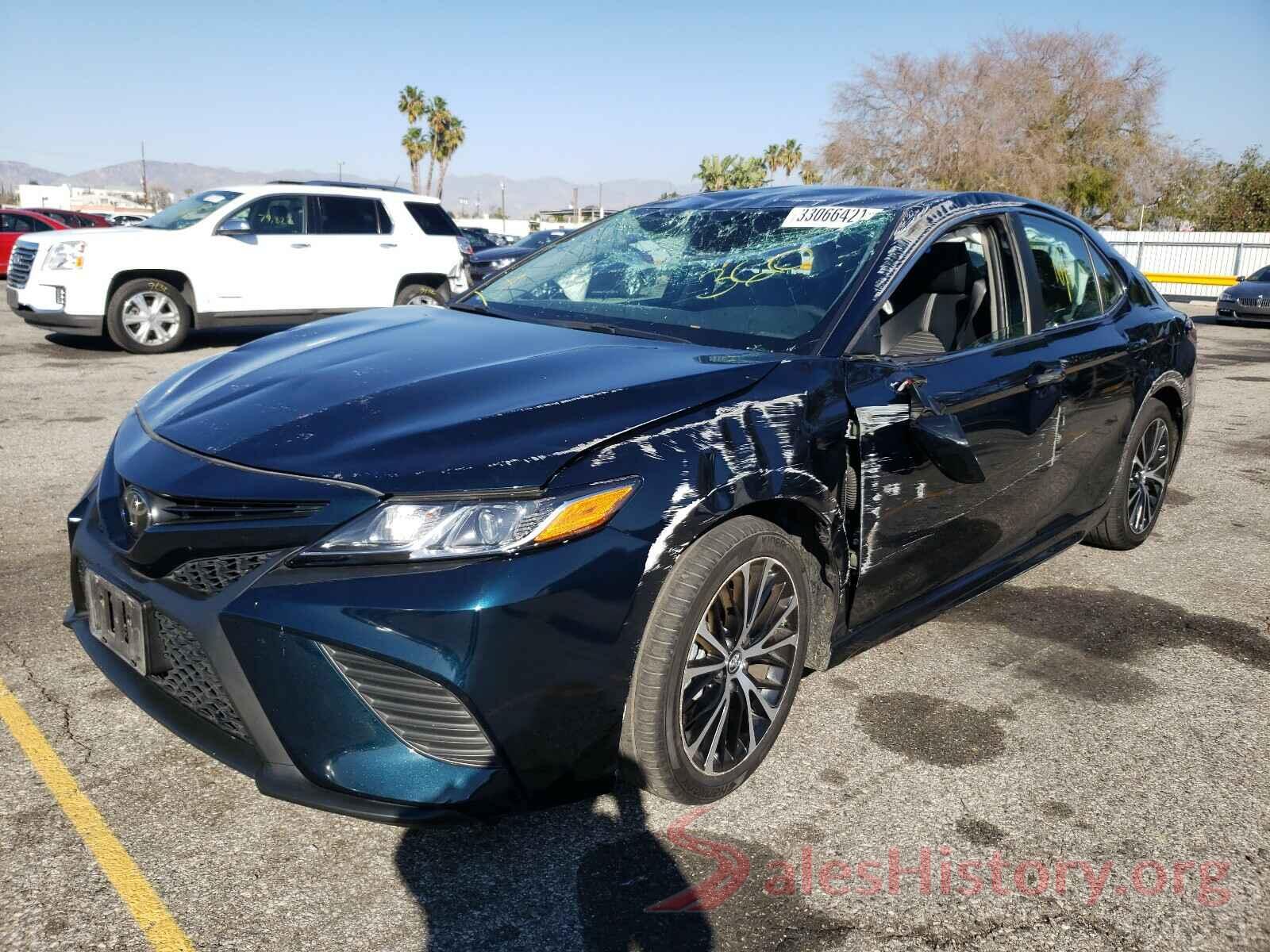 4T1B11HK2JU664677 2018 TOYOTA CAMRY