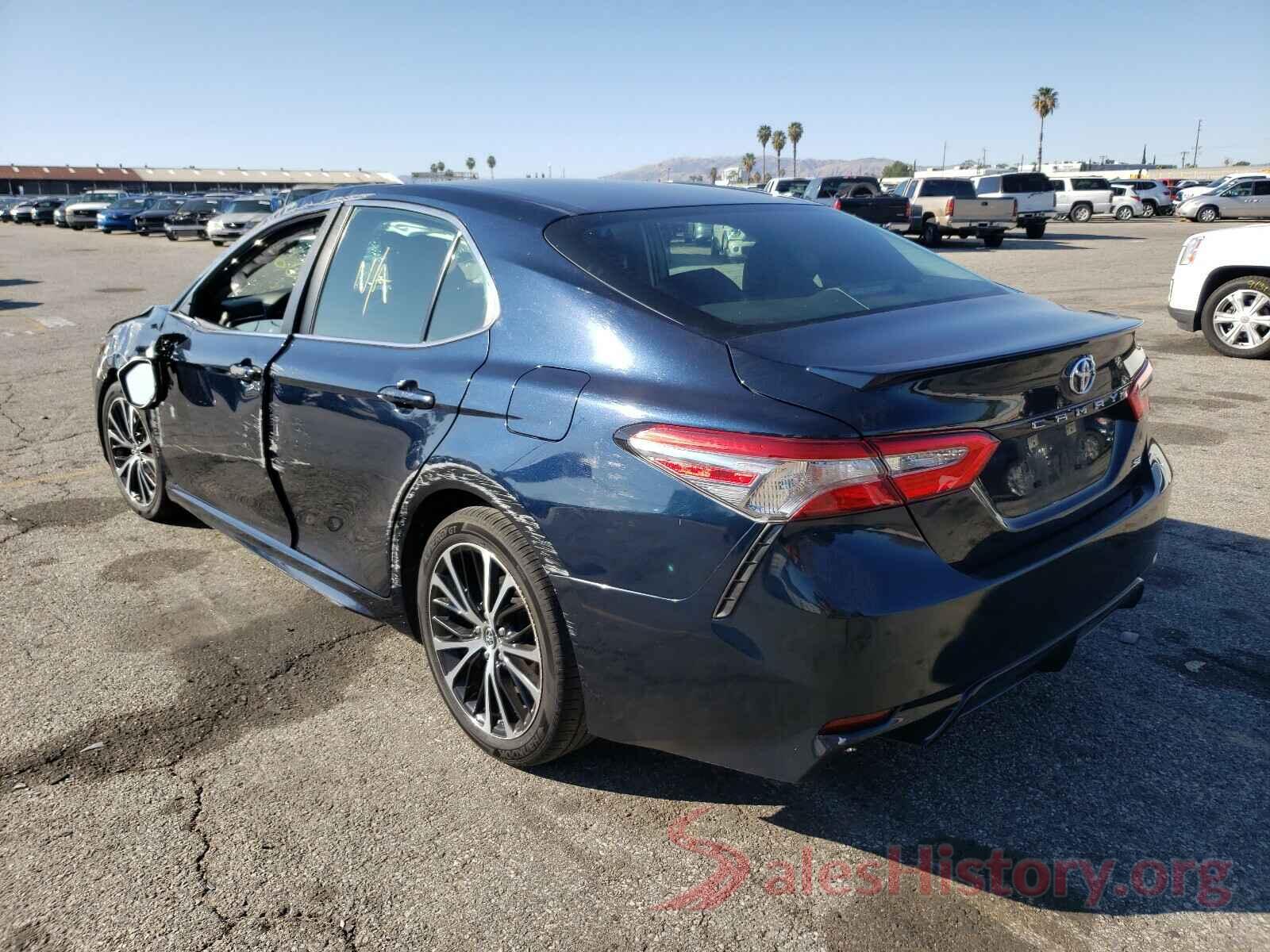 4T1B11HK2JU664677 2018 TOYOTA CAMRY