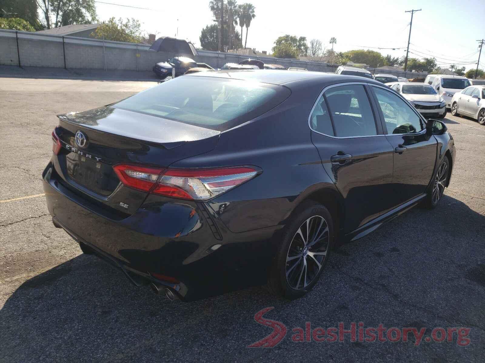 4T1B11HK2JU664677 2018 TOYOTA CAMRY