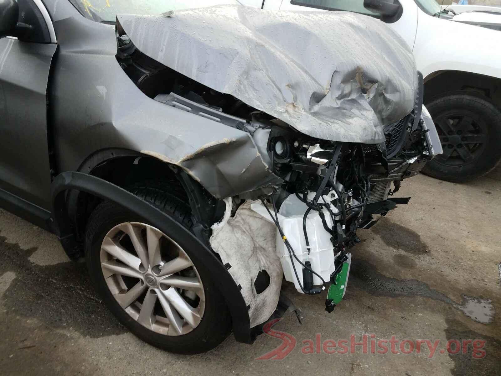 JN1BJ1CP7HW032993 2017 NISSAN ROGUE