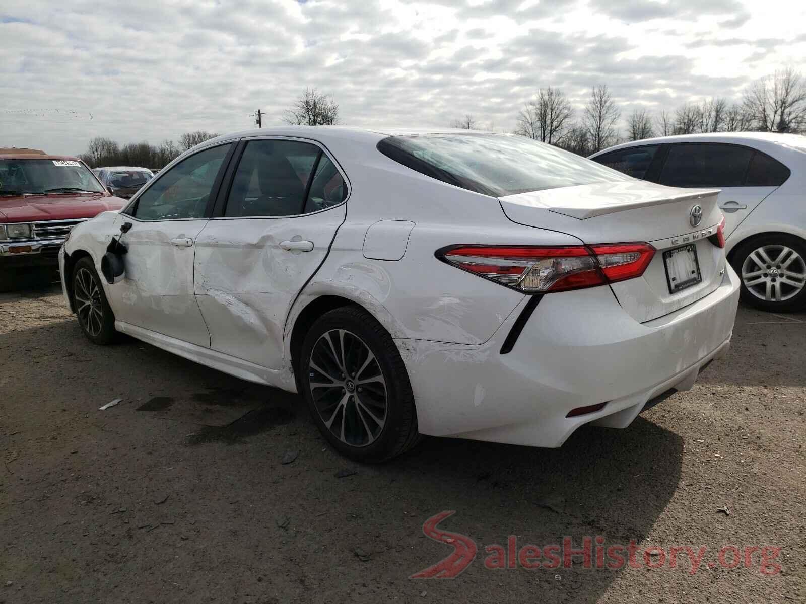 4T1B11HK5JU587884 2018 TOYOTA CAMRY