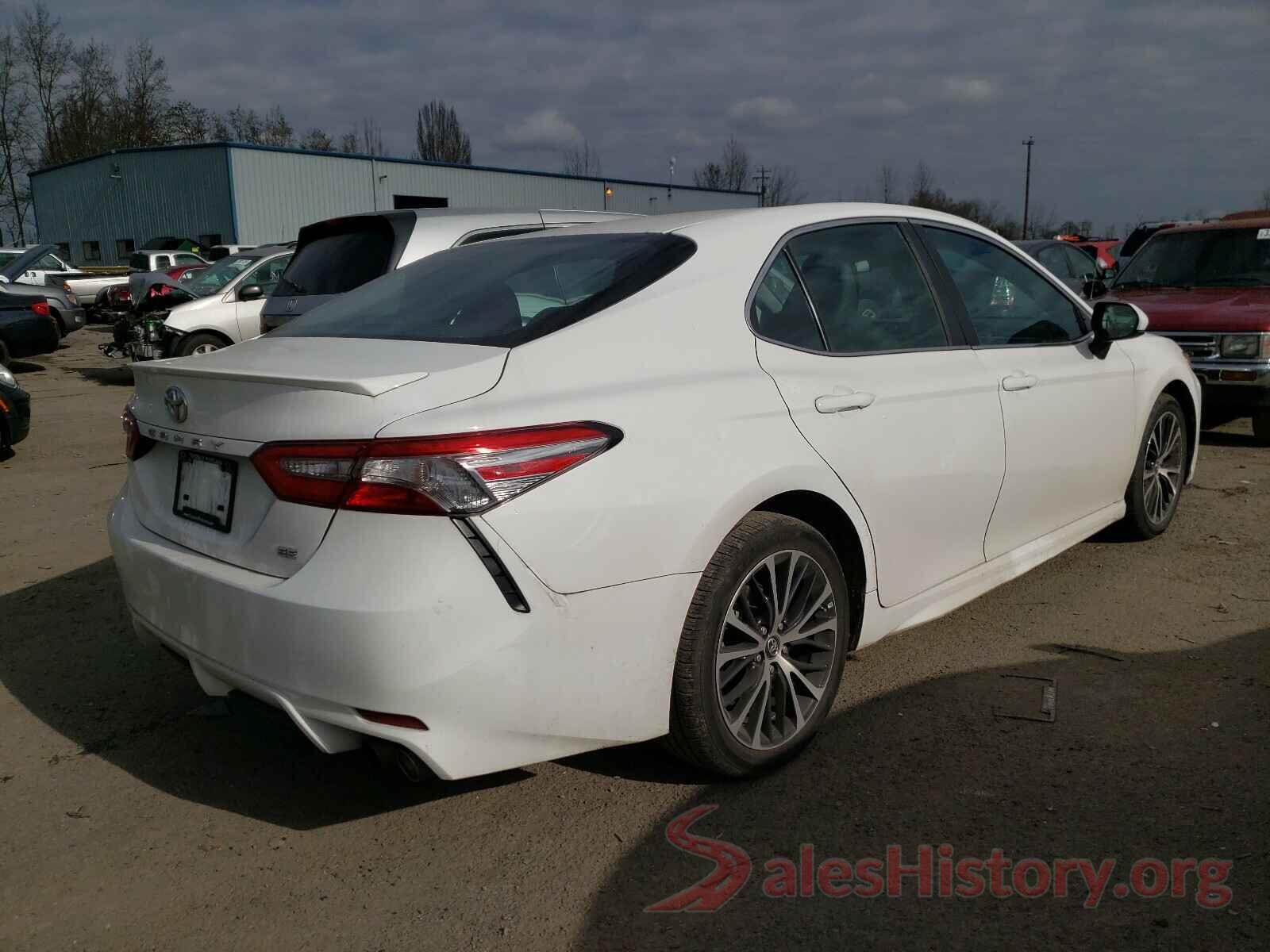 4T1B11HK5JU587884 2018 TOYOTA CAMRY