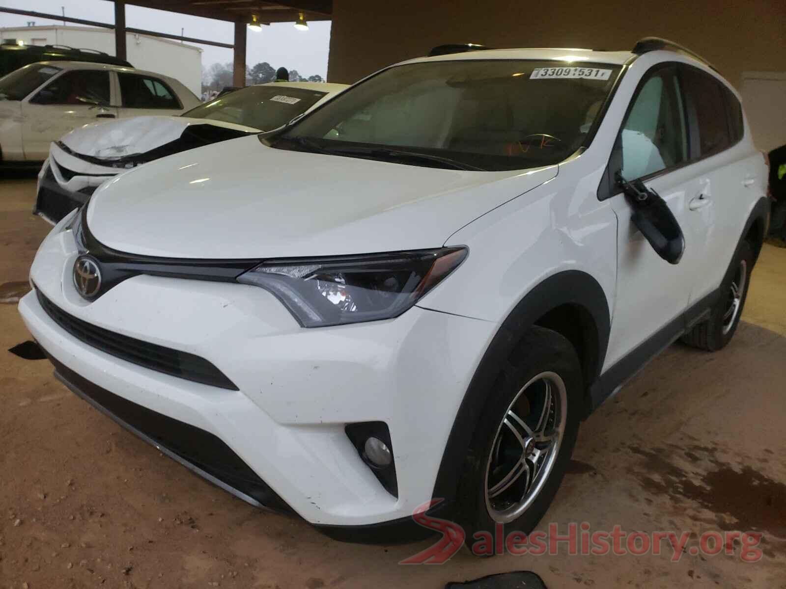 2T3RFREV1JW760305 2018 TOYOTA RAV4