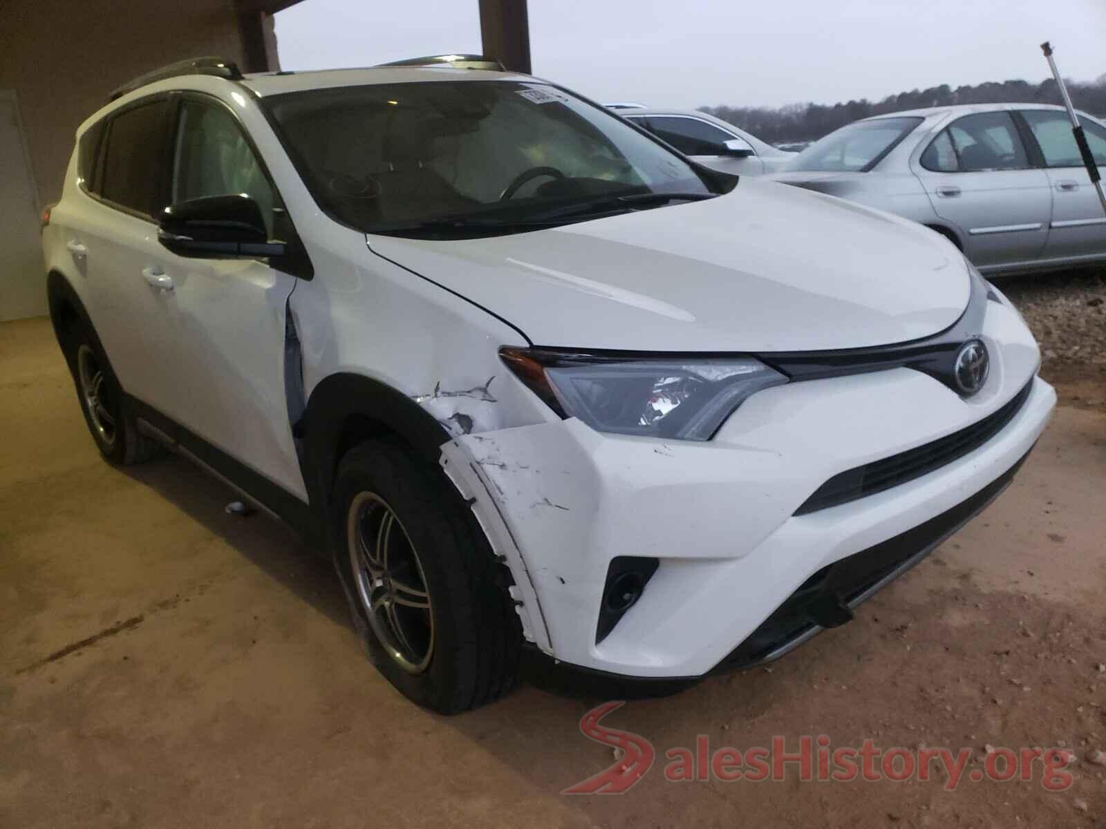 2T3RFREV1JW760305 2018 TOYOTA RAV4