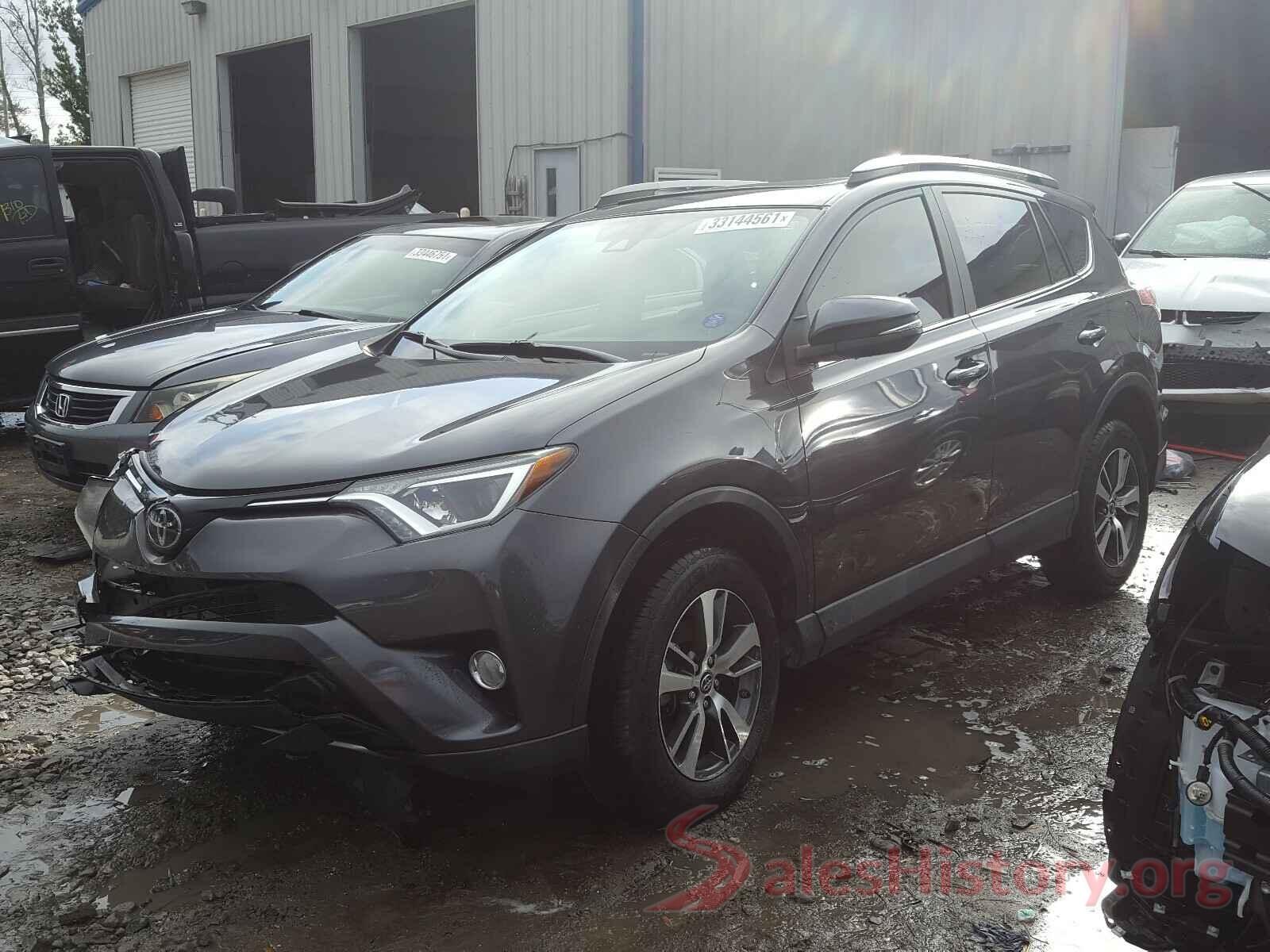 2T3WFREV9JW432472 2018 TOYOTA RAV4