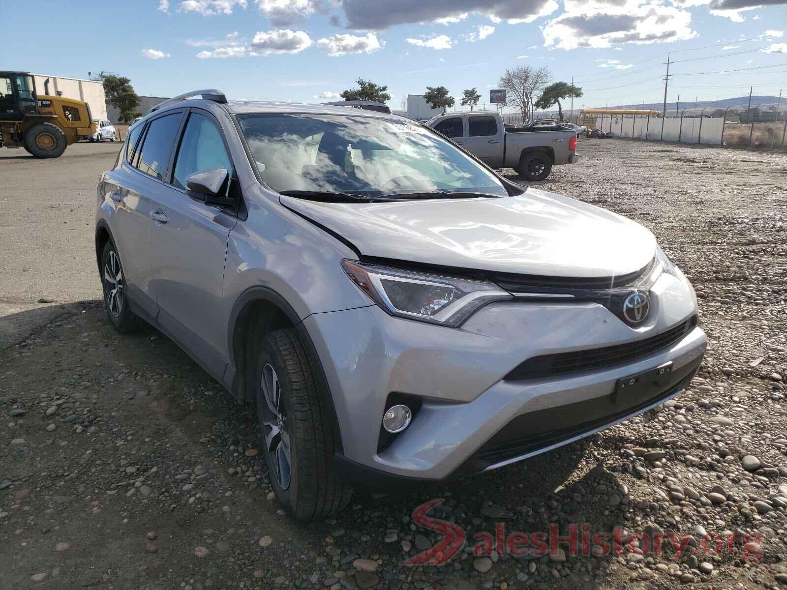 2T3RFREV3JW727354 2018 TOYOTA RAV4