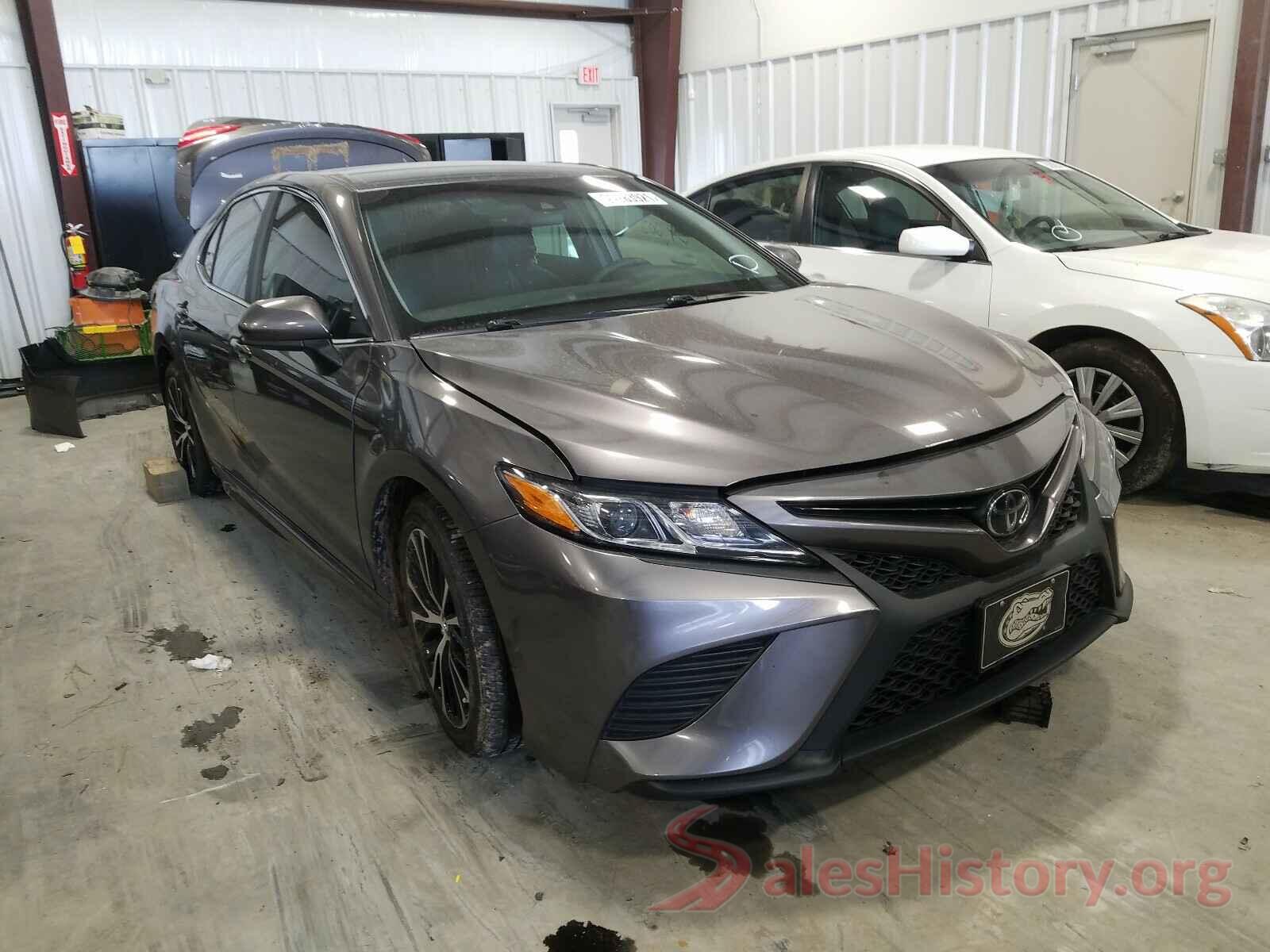 4T1B11HK4JU650747 2018 TOYOTA CAMRY