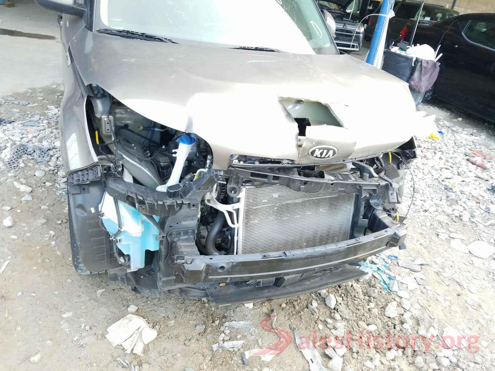 KNDJN2A2XJ7505876 2018 KIA SOUL