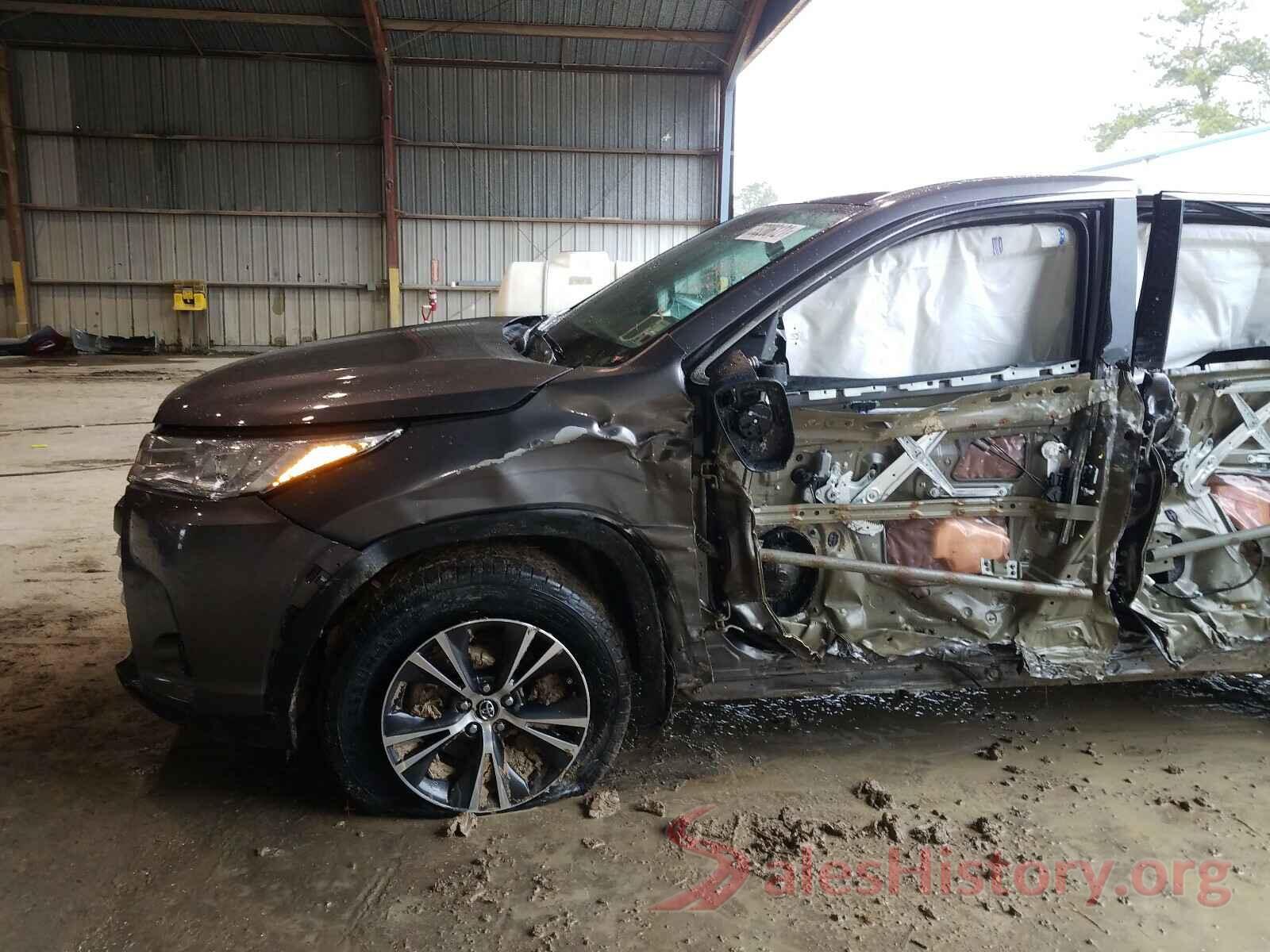 5TDZZRFH2JS281666 2018 TOYOTA HIGHLANDER