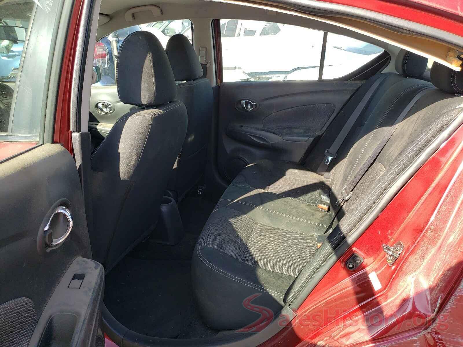 3N1CN7AP7JL870631 2018 NISSAN VERSA