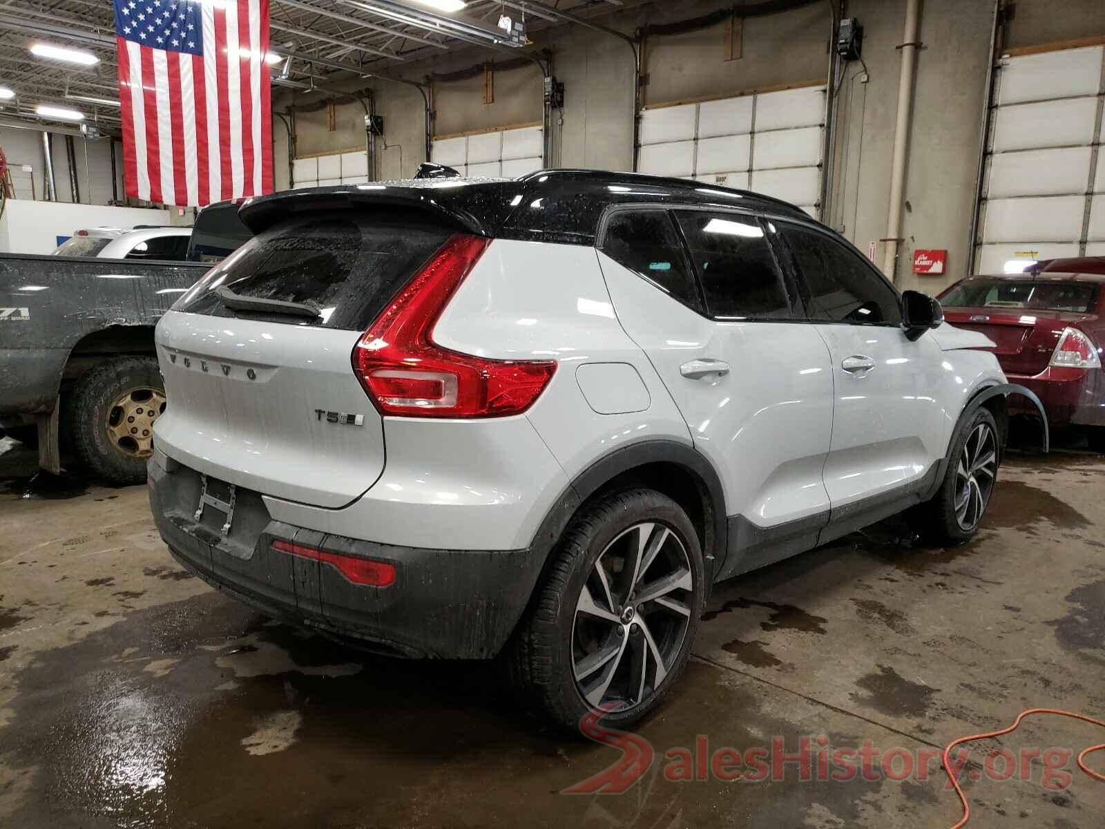 YV4162UM1L2266631 2020 VOLVO XC40