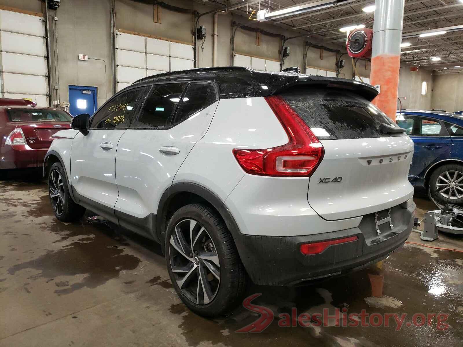 YV4162UM1L2266631 2020 VOLVO XC40