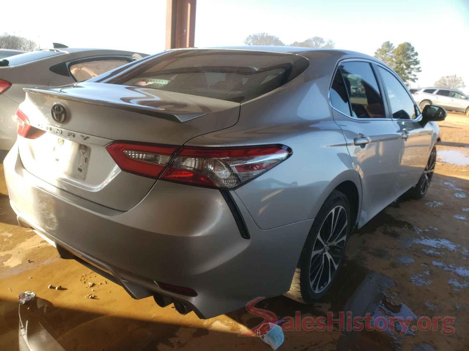 4T1B11HK9JU532113 2018 TOYOTA CAMRY