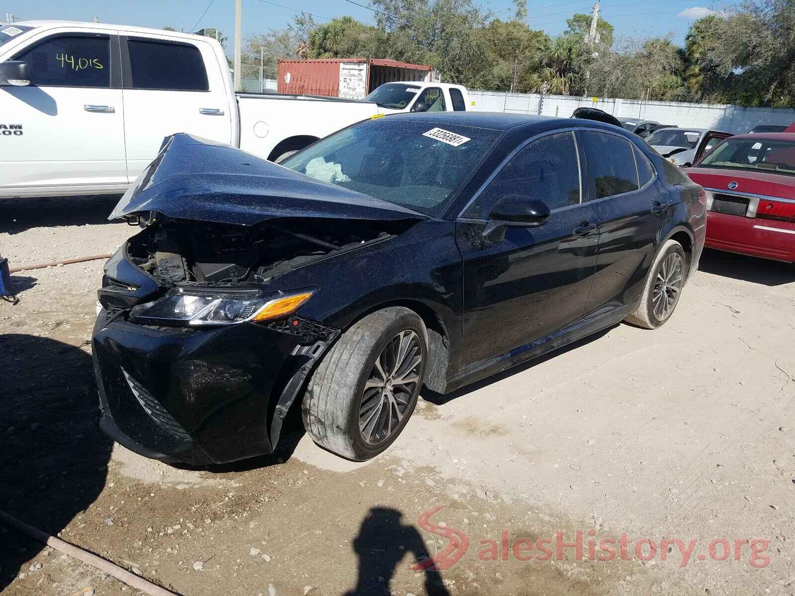 4T1B11HK4JU092897 2018 TOYOTA CAMRY