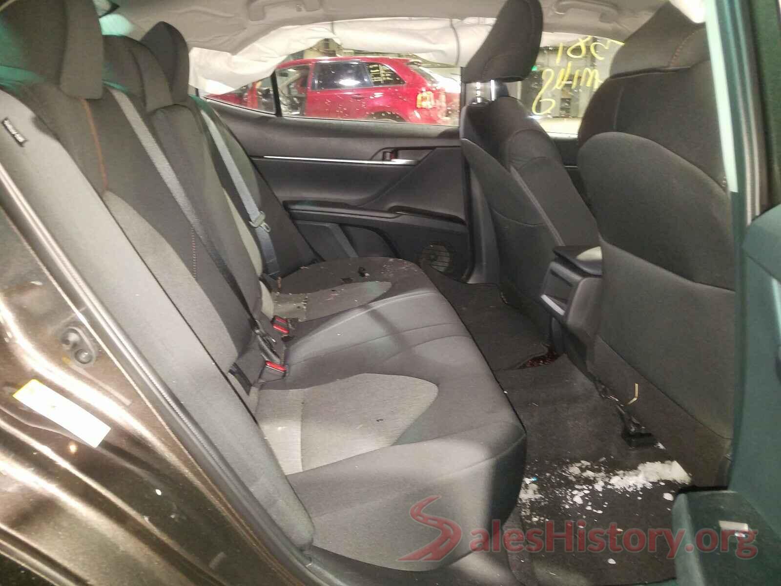 4T1B11HK8JU106817 2018 TOYOTA CAMRY