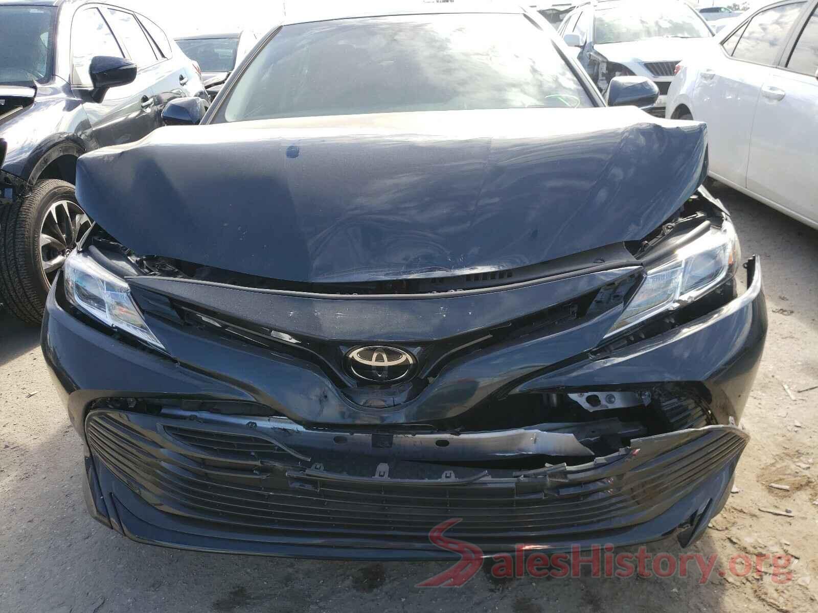 4T1B11HK7JU569810 2018 TOYOTA CAMRY