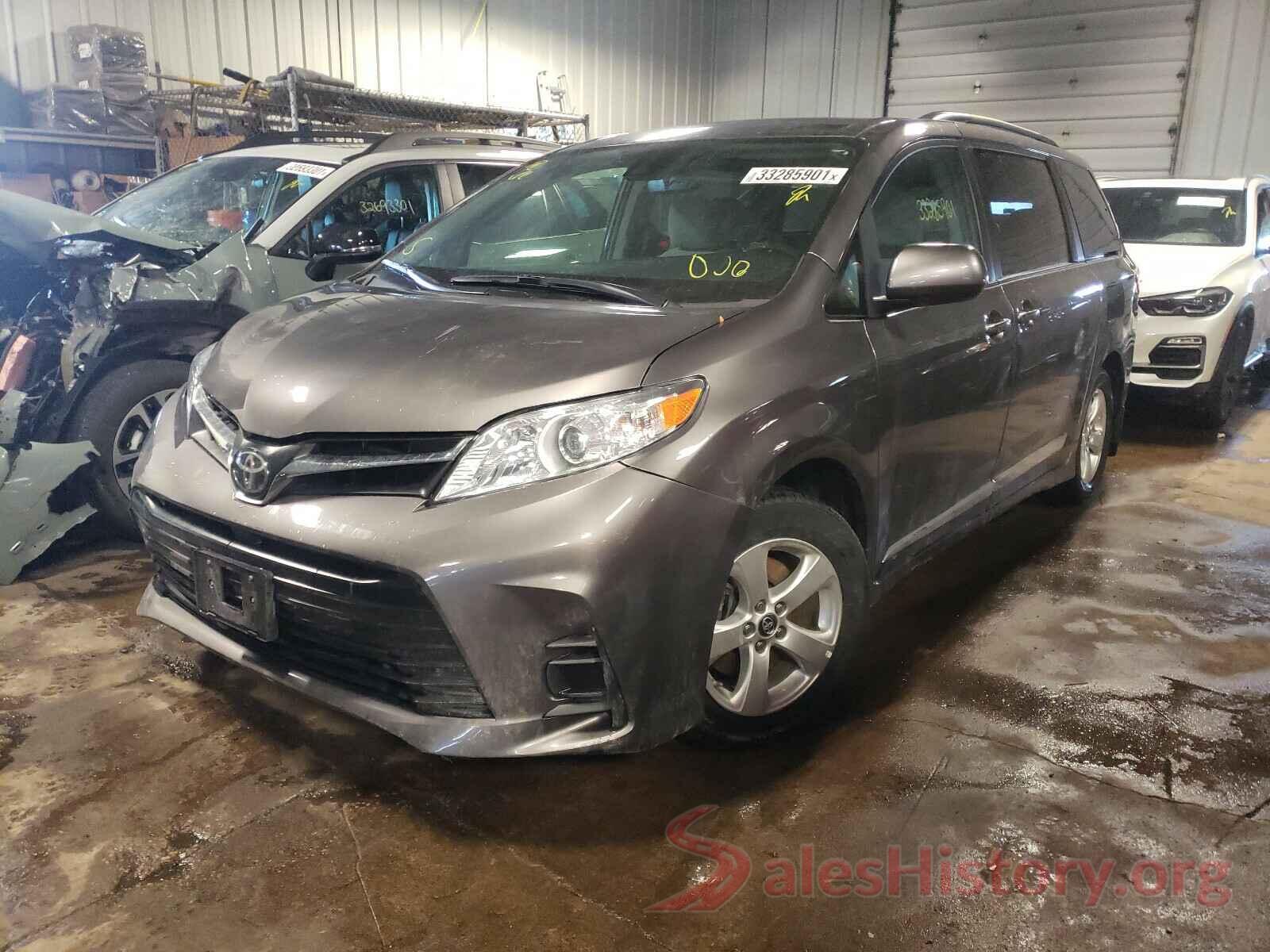 5TDKZ3DC6JS946655 2018 TOYOTA SIENNA