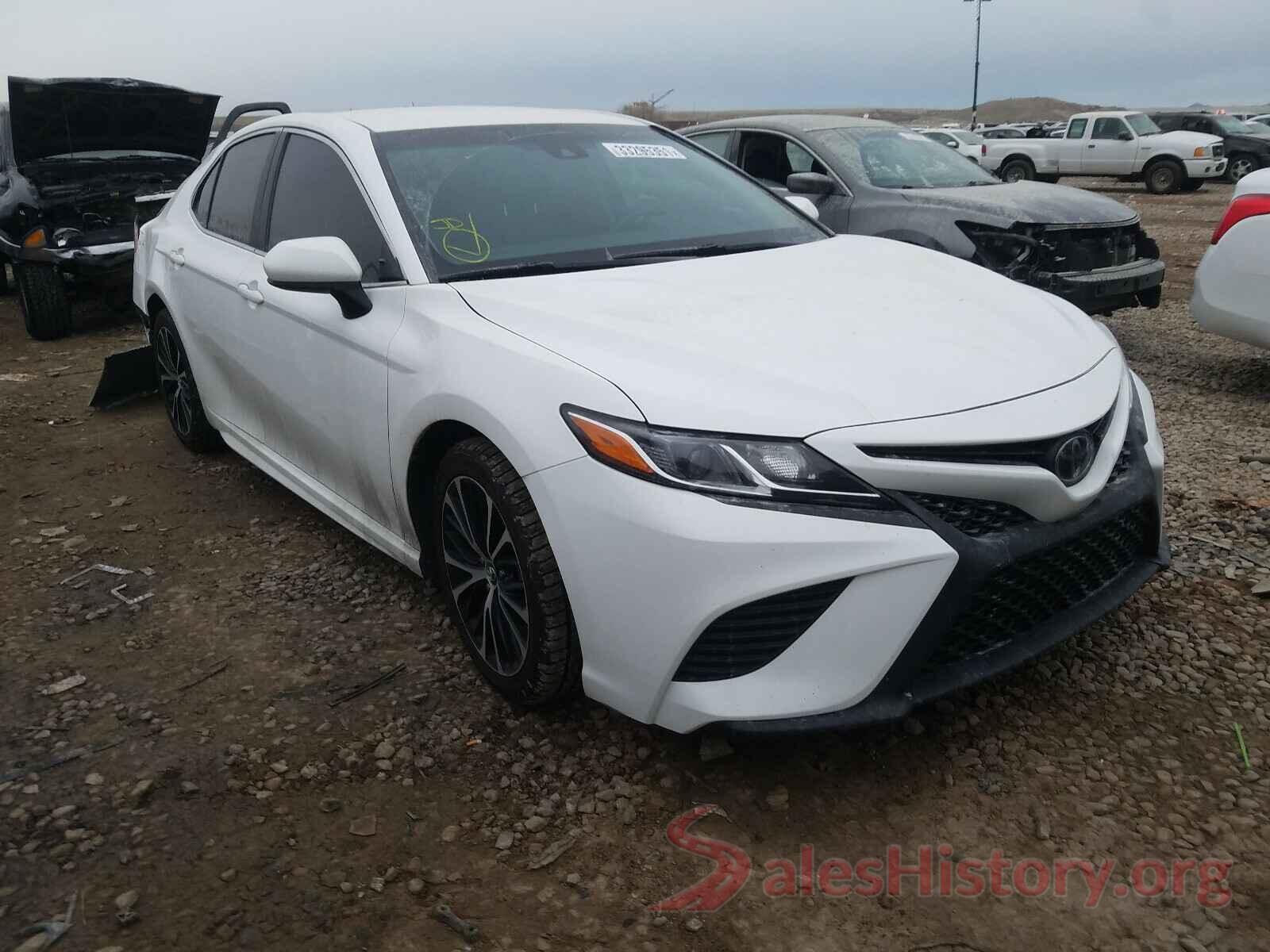 4T1B11HK1JU090685 2018 TOYOTA CAMRY