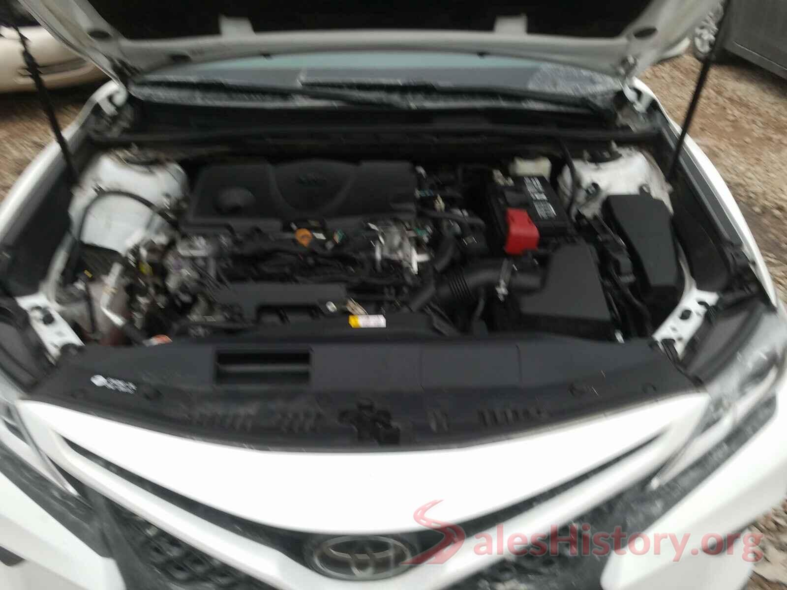 4T1B11HK1JU090685 2018 TOYOTA CAMRY