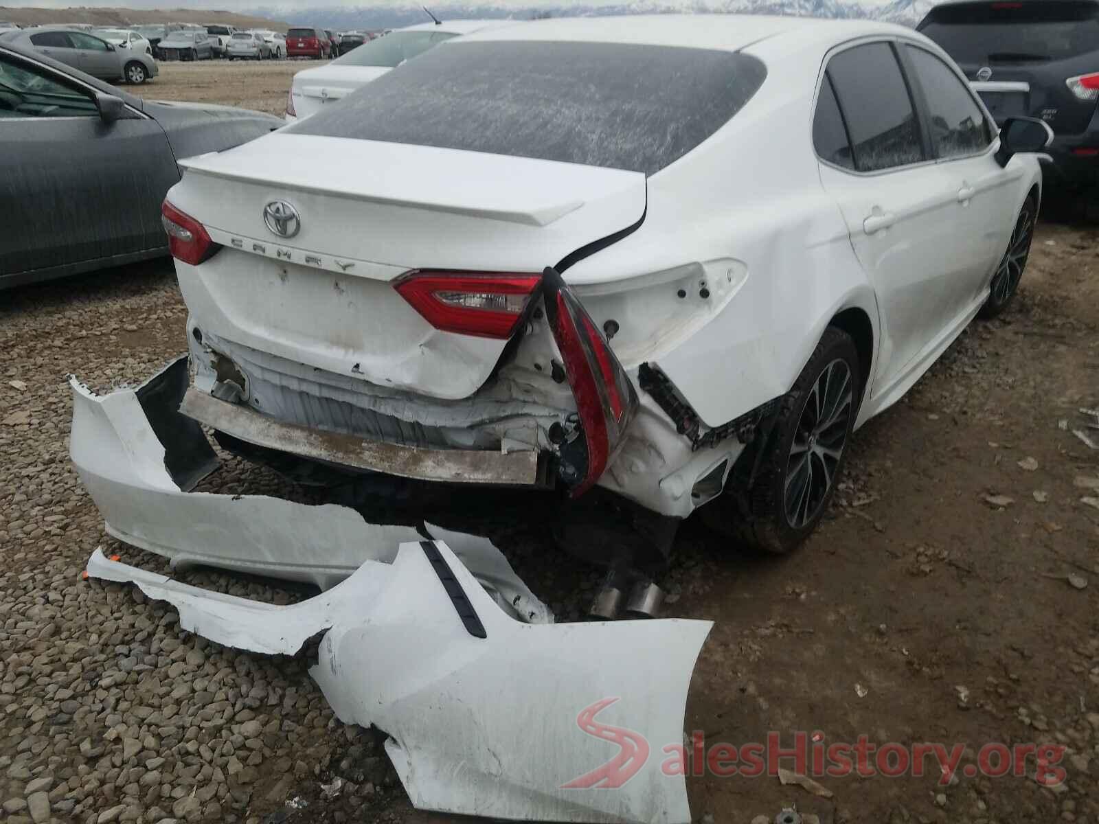 4T1B11HK1JU090685 2018 TOYOTA CAMRY