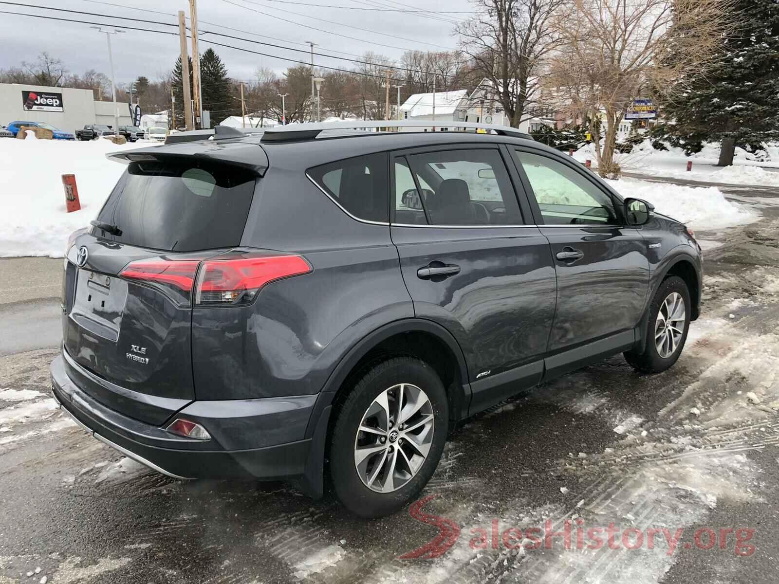 JTMRJREV1HD093192 2017 TOYOTA RAV4